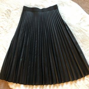 NWOT Rachel Zoe Faux Leather Pleated Skirt Black S